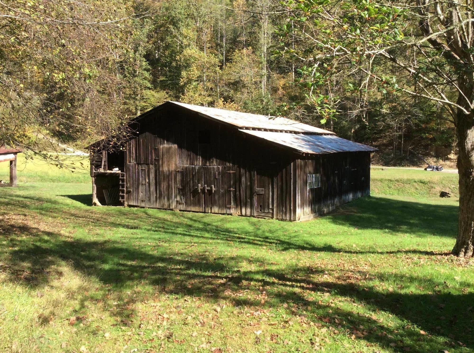 Country Road House Hotel Clendenin Bagian luar foto
