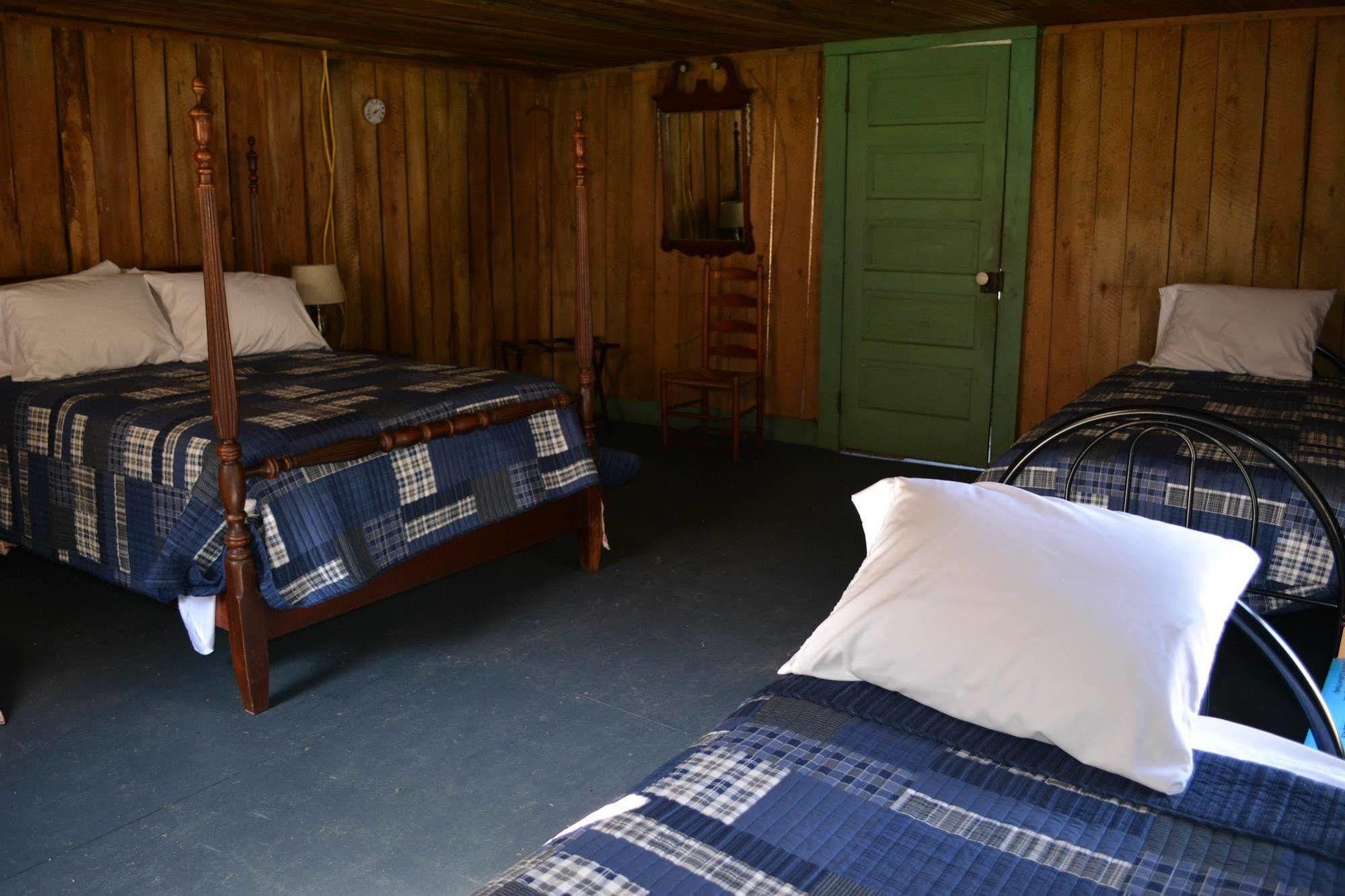 Country Road House Hotel Clendenin Bagian luar foto